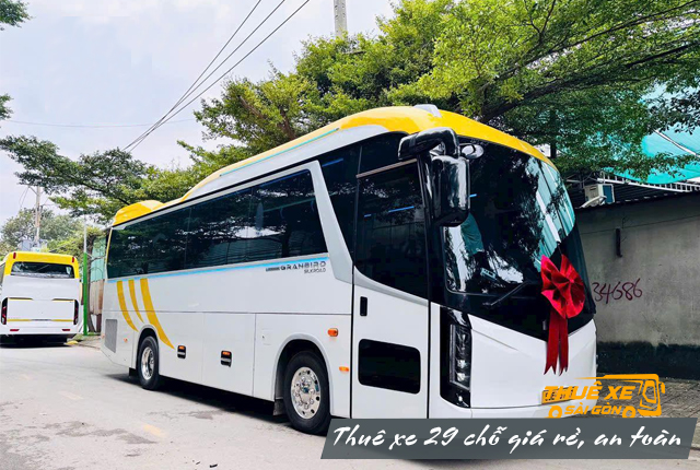 Thuê xe 29 chỗ giá rẻ có an toàn không?
