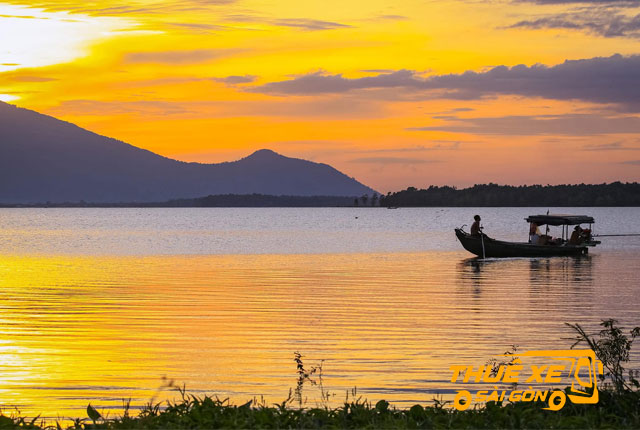 [ Tháng 10/2026] Bảng giá thuê xe đi hồ Dầu Tiếng từ Sài Gòn
