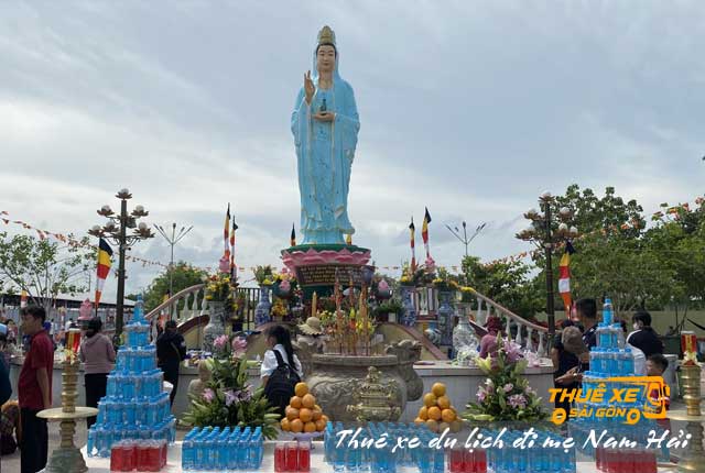 Bảng giá thuê xe du lịch đi Mẹ Nam Hải