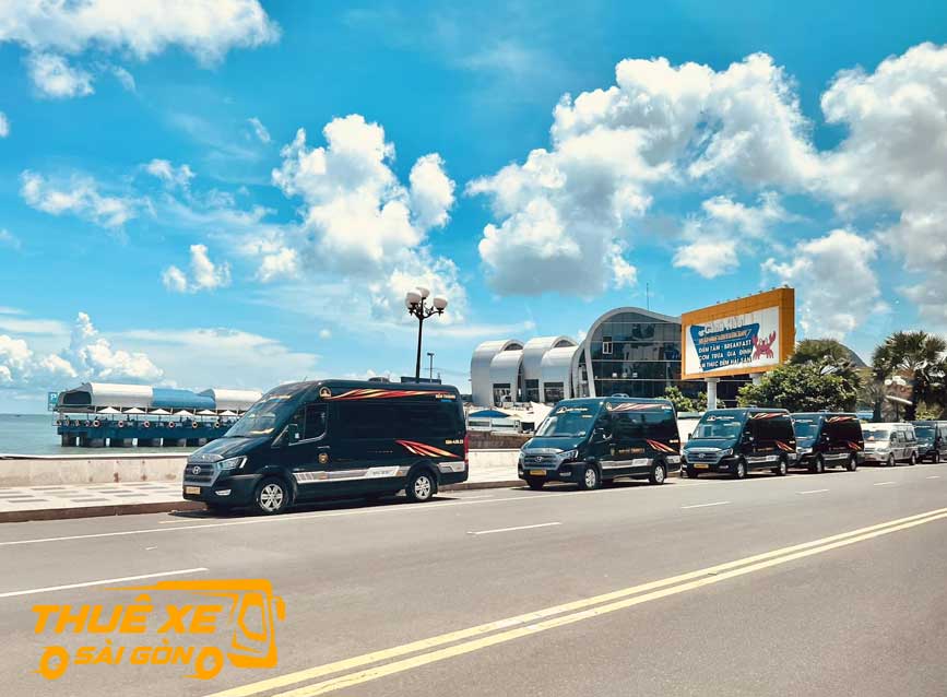 Chọn thuê xe limousine 9 chỗ đi Cà Mau