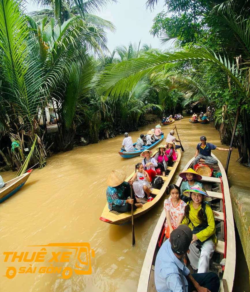Chèo thuyền trên Cù Lao Thới Sơn