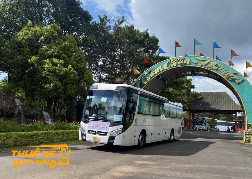 Xe tham quan thác Dambri