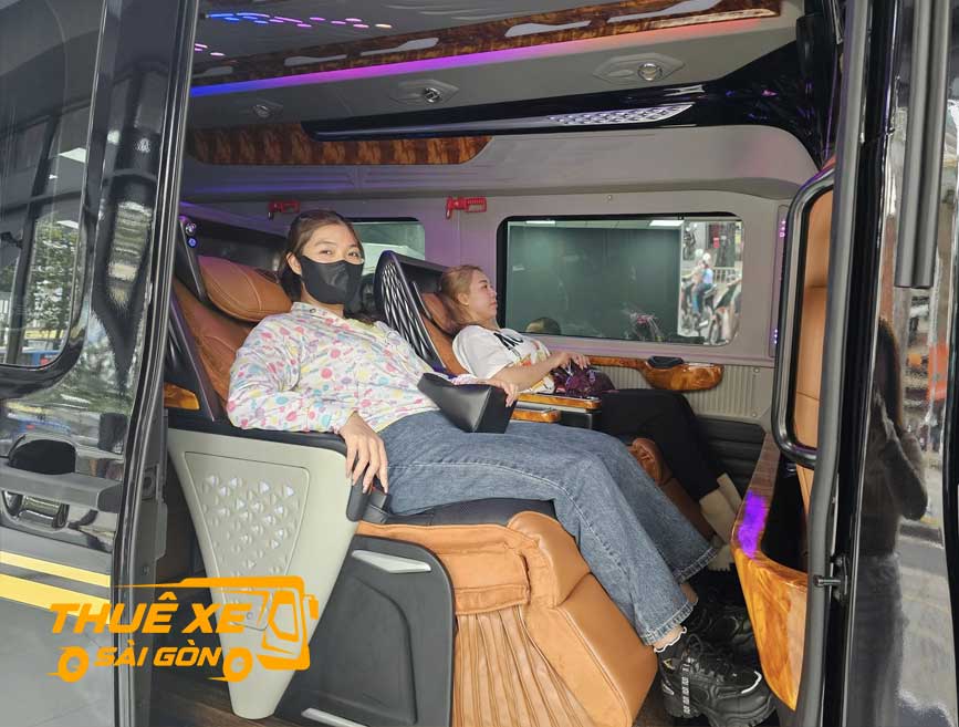 Tiện nghi của dòng xe limousine 9 ghế