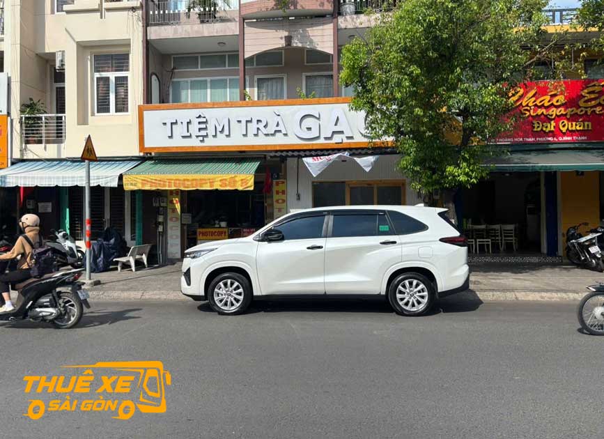 Van 7 seater rental in Sai Gon