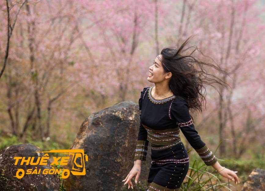 Nét đẹp thiếu nữ vùng Tây Nguyên