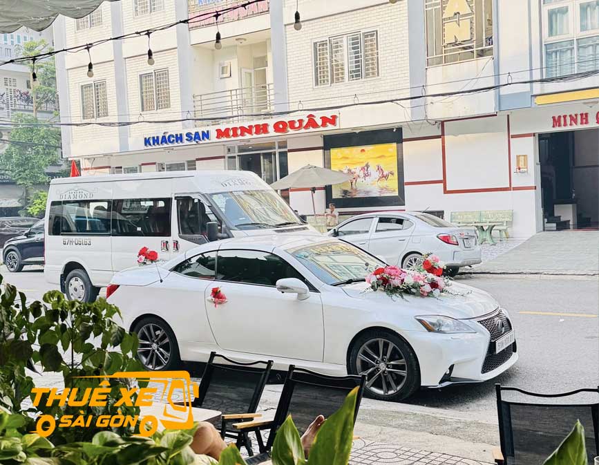Thuê xe hoa luôn kèm xe 16 chỗ rước dâu