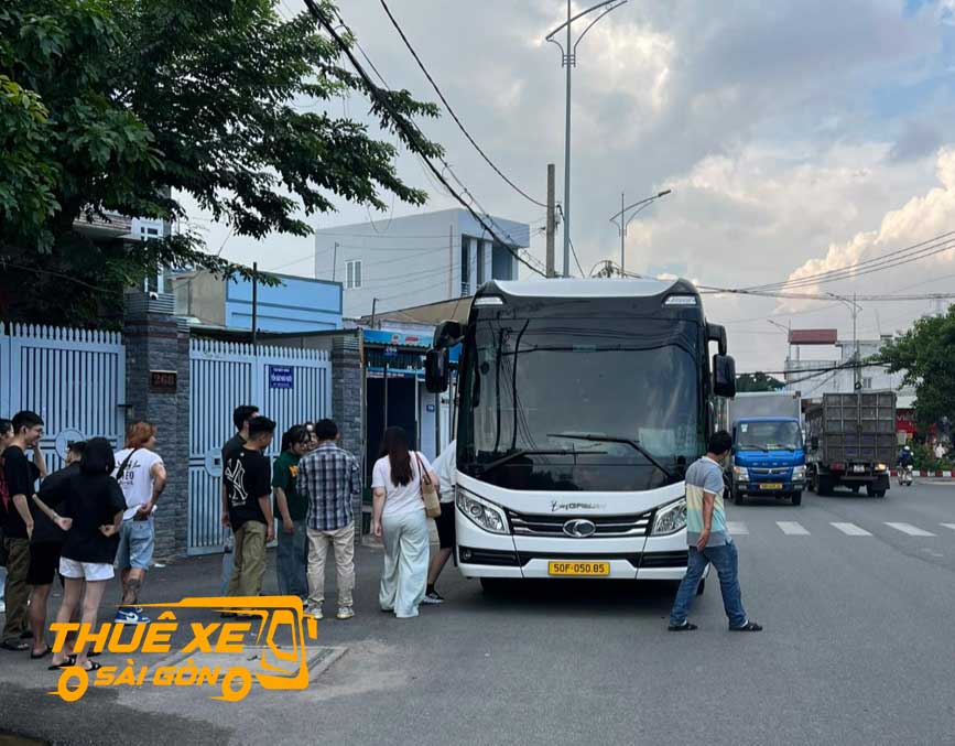Giá thuê xe đi huyện Đức Hòa