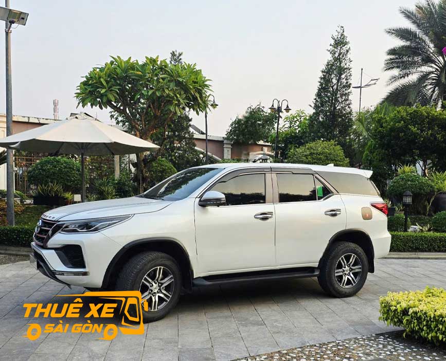Xe 7 chỗ máy xăng phù hợp các chuyến đi dài ngày